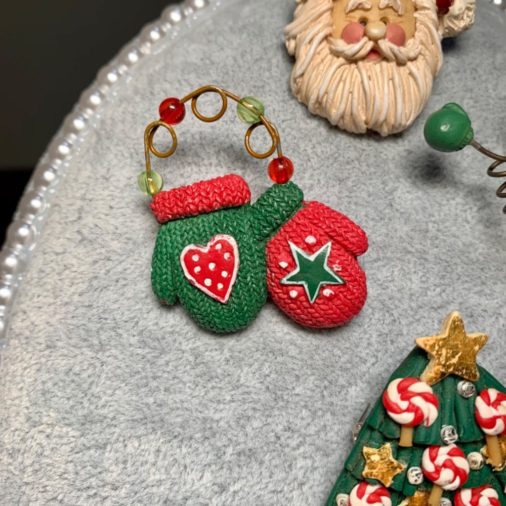 4 Holiday Christmas Brooches, Old World Rustic Style - Picture 4 of 11
